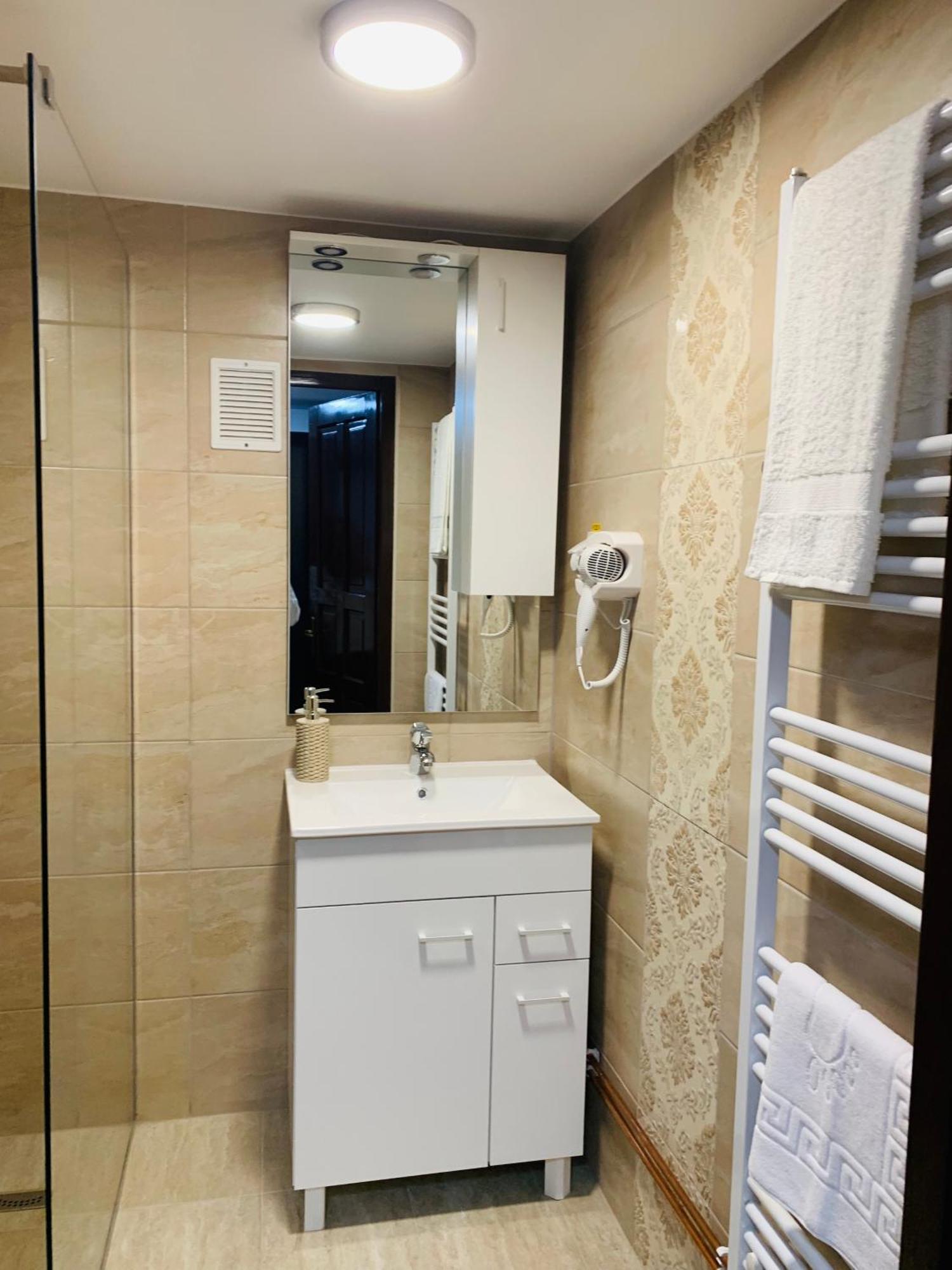 Casa Lazar Bed & Breakfast Topliţa Екстериор снимка